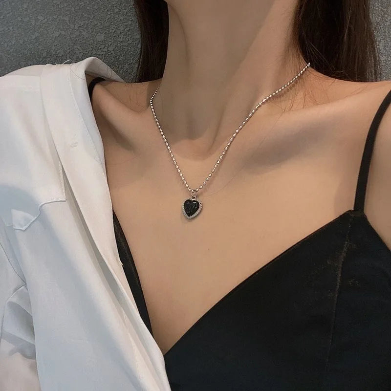 The Luxe Gleam Necklace – Effortless Sophistication